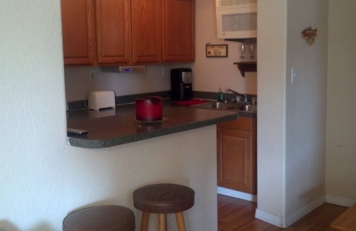 Auburndale House | 1 bedroom with Private Lake Life