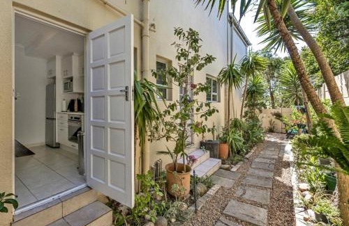 West Beach Apartment | 1 Bedroomed Serendipity Cottage West Beach, Cape Town
