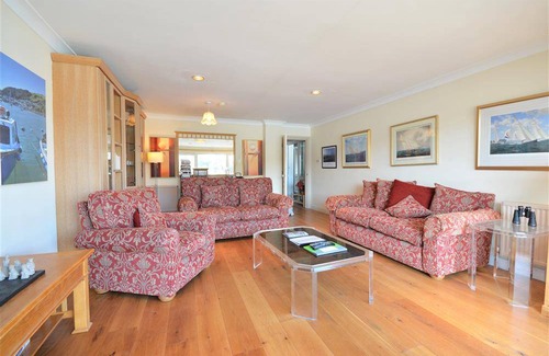Dartmouth Cottage | 1 Bight Boatyard