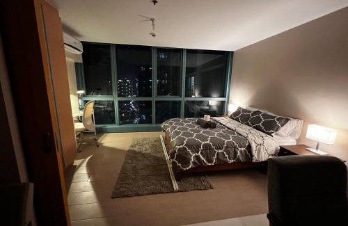 Bonifacio Global City Apartment | 1 BR Uptown BGC across Uptown Mall