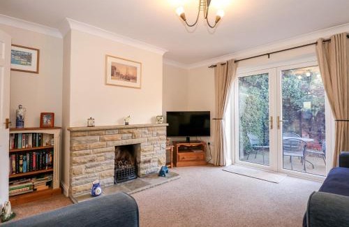 Holt House | 1 Crowlands Cottages