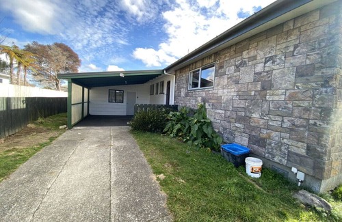 Kawaha Point Ski Chalet | 1 Double Beds Studio 95 Aquirus Drive