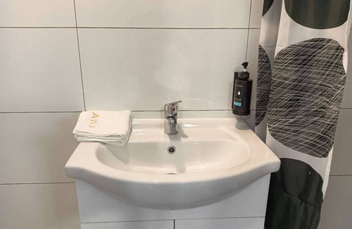 Kawaha Point Ski Chalet | 1 Double Beds Studio 95 Aquirus Drive