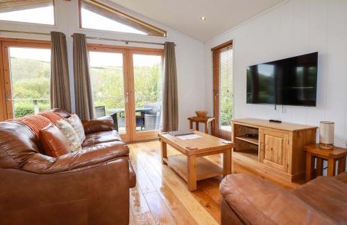 Looe House | 1 Hedgerows