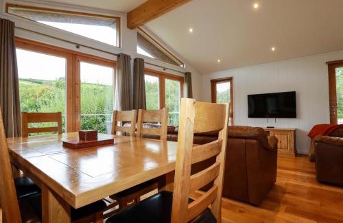 Looe House | 1 Hedgerows