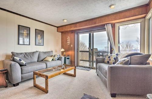 Beech Mountain House | 1 Mi to Slopes Beech Mtn Retreat with Balcony!