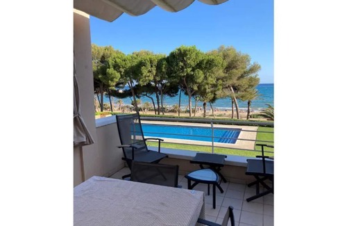 Altafulla Apartment | 1 min from community swiming pools & beach!
