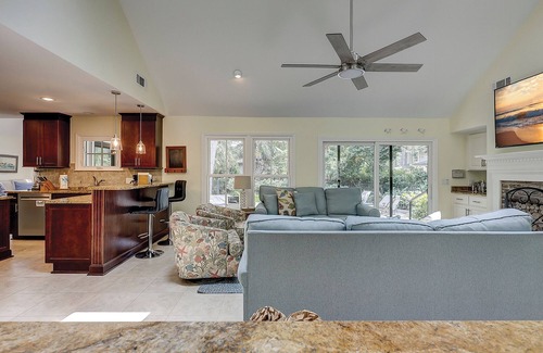 Heritage Woods House | 10 Baynard Cove-5 Minute walk to the beach with Private Pool & Spa
