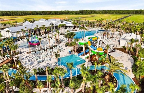 Clermont House | 10 Bedrooms/8 Bathrooms/Windsor Cay (16219 CC)