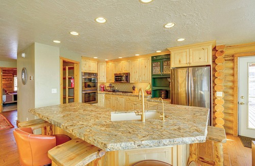 North Snyderville Basin House | 10 Mi to Deer Valley: Mtn-View Gem w/Game Room