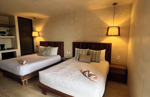 La Veleta Hotel | 10 min from the beach, 24 hrs security, concierge service.