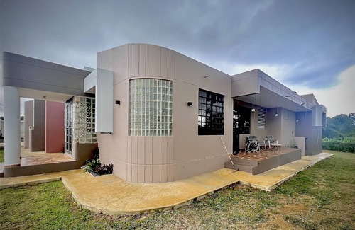 Cocos House | 10-minute to the beach from this spacious house for 12 persons