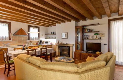 Castegnero Apartment | 100 m² Apartment ∙ 3 bedrooms ∙ 6 guests