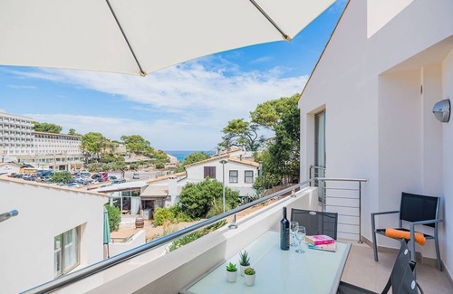 Cala San Vicente Ski Chalet | 100 m² Chalet ∙ 3 bedrooms ∙ 5 guests