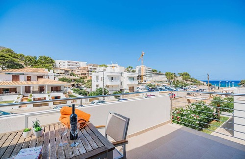 Cala San Vicente Ski Chalet | 100 m² Chalet ∙ 3 bedrooms ∙ 6 guests