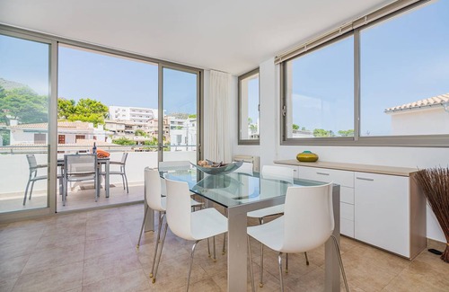 Cala San Vicente Ski Chalet | 100 m² Chalet ∙ 3 bedrooms ∙ 6 guests