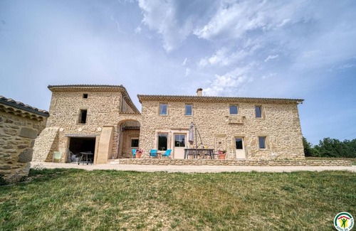 Chabrillan House | 100 m² Gîte ∙ 2 bedrooms ∙ 6 guests