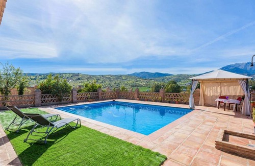 Tolox House | 100 m² House ∙ 3 bedrooms ∙ 6 guests