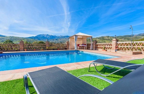 Tolox House | 100 m² House ∙ 3 bedrooms ∙ 6 guests