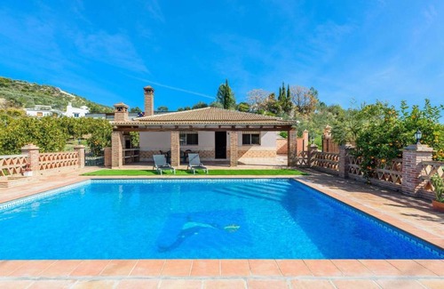 Tolox House | 100 m² House ∙ 3 bedrooms ∙ 6 guests