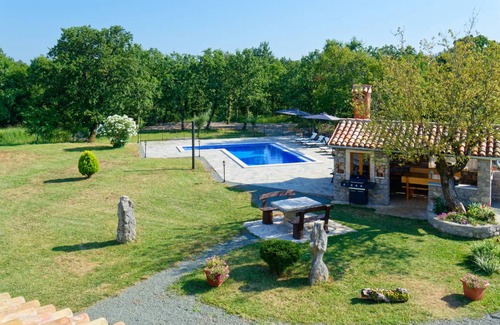 Grabri House | 100 m² House ∙ 3 bedrooms ∙ 6 guests