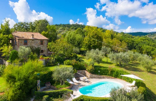 Montegabbione Villa | 100 m² Villa ∙ 4 bedrooms ∙ 8 guests
