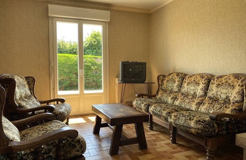 Planguenoual House | 104m² house with large enclosed garden.