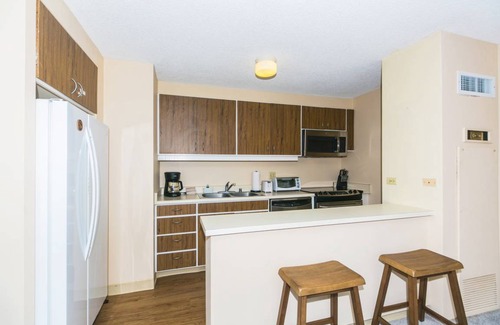 Waikiki Condo | 105 m² Condo ∙ 2 bedrooms ∙ 4 guests