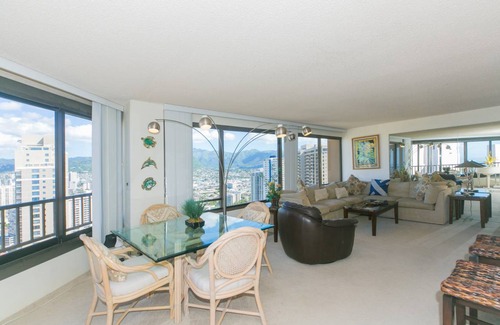 Waikiki Condo | 105 m² Condo ∙ 2 bedrooms ∙ 4 guests