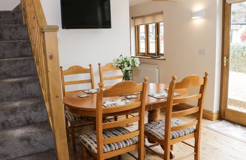 Acton Scott Cottage | 105 m² Cottage ∙ 2 bedrooms ∙ 4 guests