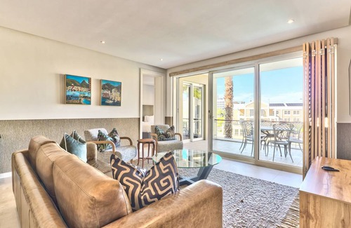Victoria and Alfred Waterfront Apartment | 107 m² Apartment ∙ 2 bedrooms ∙ 4 guests