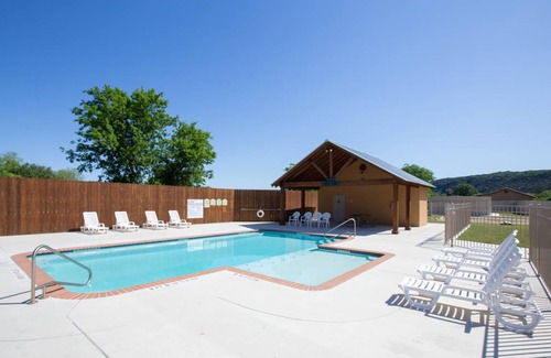 New Braunfels Apartment | 109 m² Apartment ∙ 3 bedrooms ∙ 8 guests