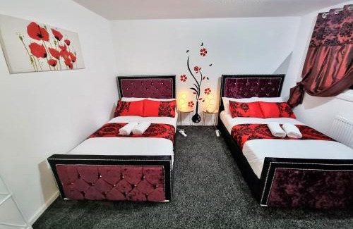 Chapeltown House | *10OR* Setup for your most relaxed & amazing stay + Free Parking + Free Fast WiFi *
