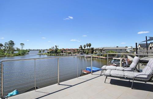 Mulwala House | 11 on Cypress