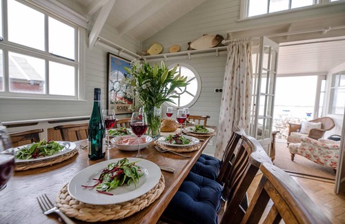 Felixstowe House | 112 m² House ∙ 4 bedrooms ∙ 6 guests