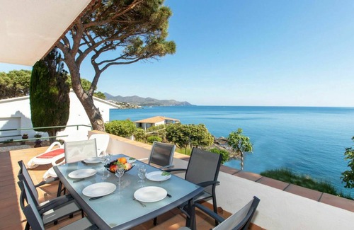 Llanca Other | 115 m² Accommodation ∙ 4 bedrooms ∙ 8 guests