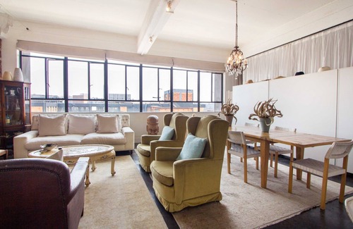 Downtown Johannesburg Apartment | 12 Decades Johannesburg Art Hotel