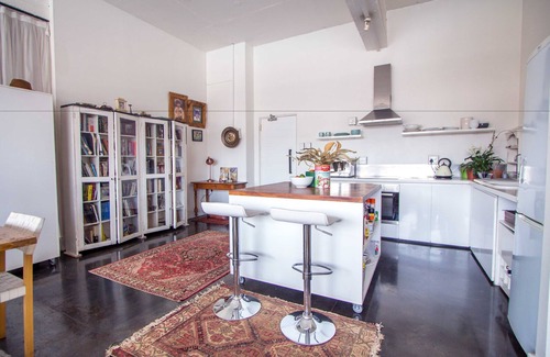 Downtown Johannesburg Apartment | 12 Decades Johannesburg Art Hotel