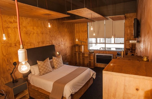 Downtown Johannesburg Apartment | 12 Decades Johannesburg Art Hotel