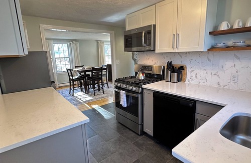 Norwell Apartment | 12 Mins from Beach - A Quiet, Immaculate space