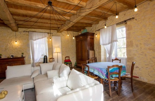 Saint-Pierre-de-Chignac House | 120 m² House ∙ 2 bedrooms ∙ 5 guests
