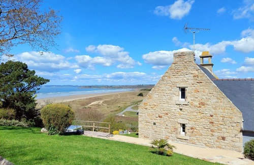Sainte-Anne-la-Palud House | 120 m² House ∙ 4 bedrooms ∙ 8 guests