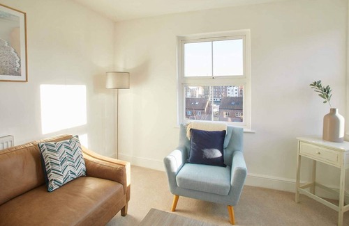Whitby House | 120 m² House ∙ 3 bedrooms ∙ 8 guests