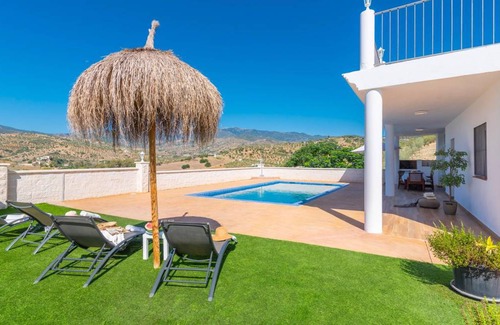Tolox House | 120 m² House ∙ 3 bedrooms ∙ 6 guests