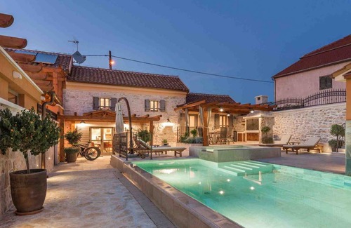 Bicine Villa | 120 m² Villa ∙ 2 bedrooms ∙ 6 guests