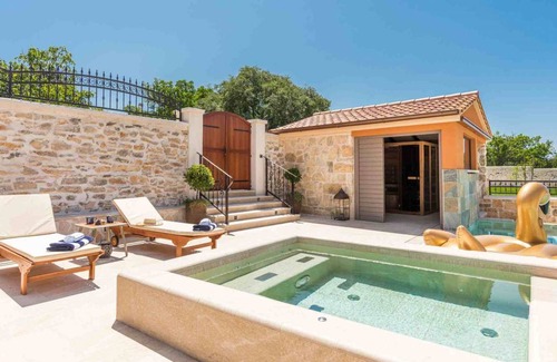 Bicine Villa | 120 m² Villa ∙ 2 bedrooms ∙ 6 guests