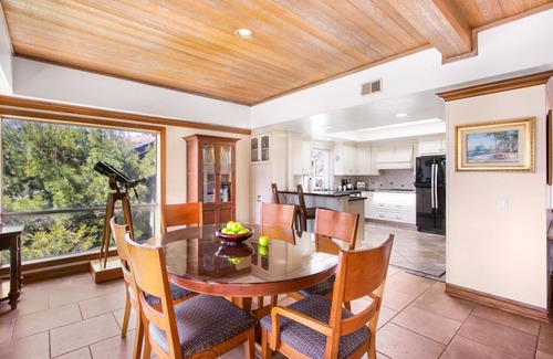 Avalon House | 122MT-Ocean VIEWS! 3BDR Avalon House, ,Harbor and City Views, A/C, 6-Seater Cart