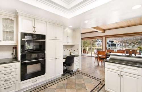 Avalon House | 122MT-Ocean VIEWS! 3BDR Avalon House, ,Harbor and City Views, A/C, 6-Seater Cart