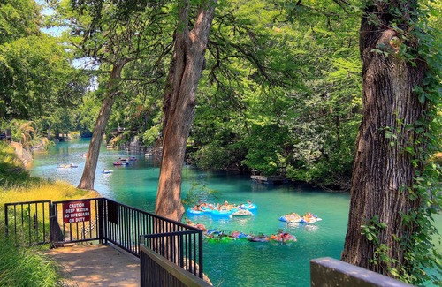 New Braunfels Apartment | 125 m² Apartment ∙ 3 bedrooms ∙ 8 guests