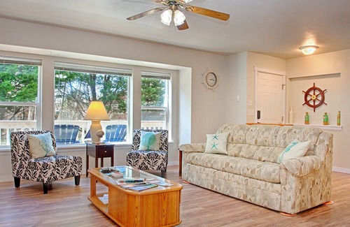 Westport House | 127 m² House ∙ 3 bedrooms ∙ 8 guests